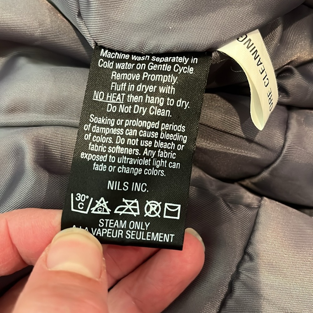 Nils brand ladies designer skiwear. - Picture 12 of 13